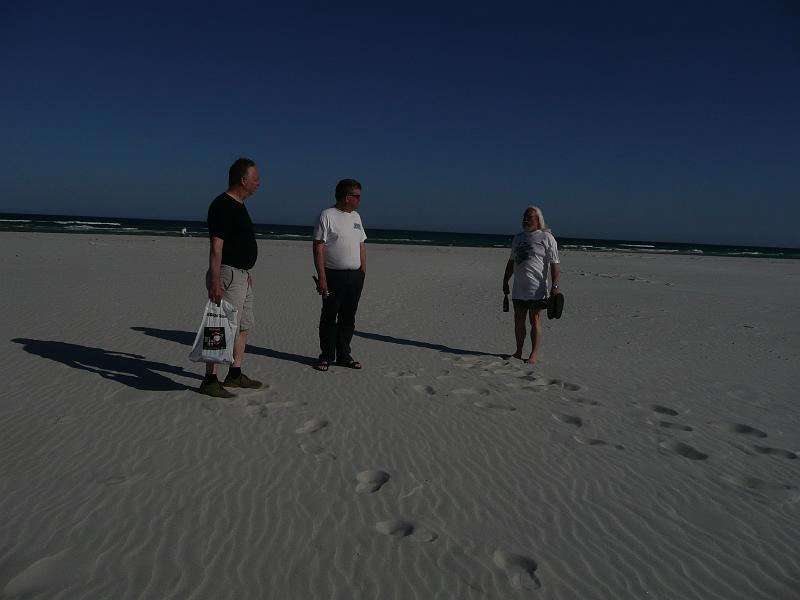 P1010179.JPG - Semester firare på den vakra sandstranden i Dudde